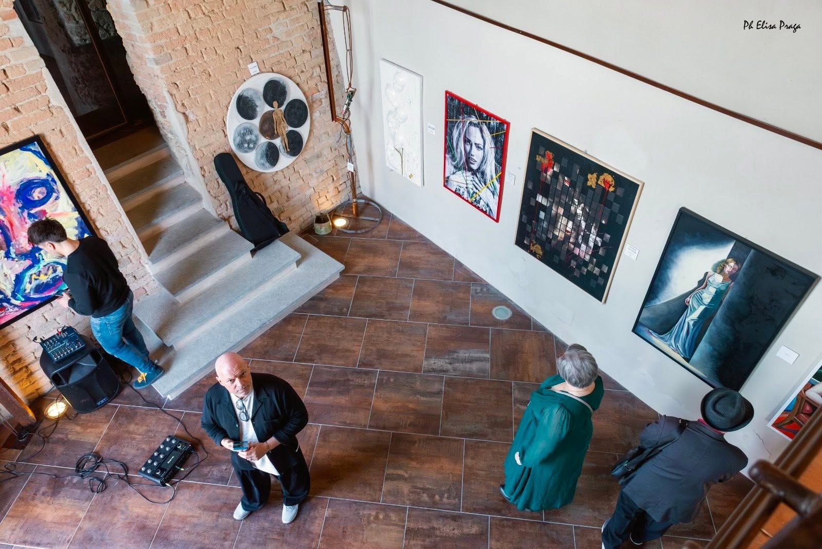 IN|VISIBILE al Moncalvo Expo: fotografia 3 dell’inaugurazione e dell’allestimento