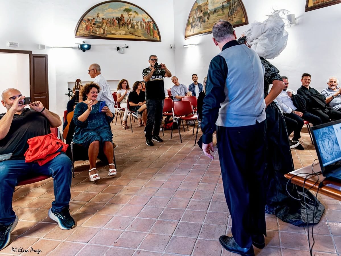 Arte come provocazione: momento 10 dell’inaugurazione alla Biennale di Senigallia
