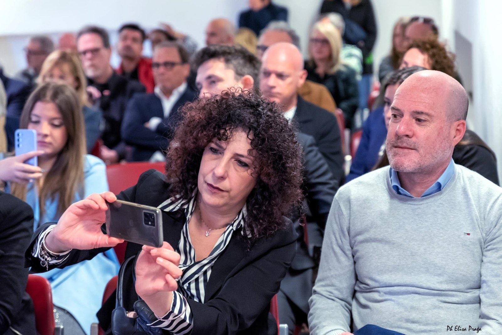 Momento dell’inaugurazione del terzo periodo della Biennale di Senigallia, 26 aprile 2025
