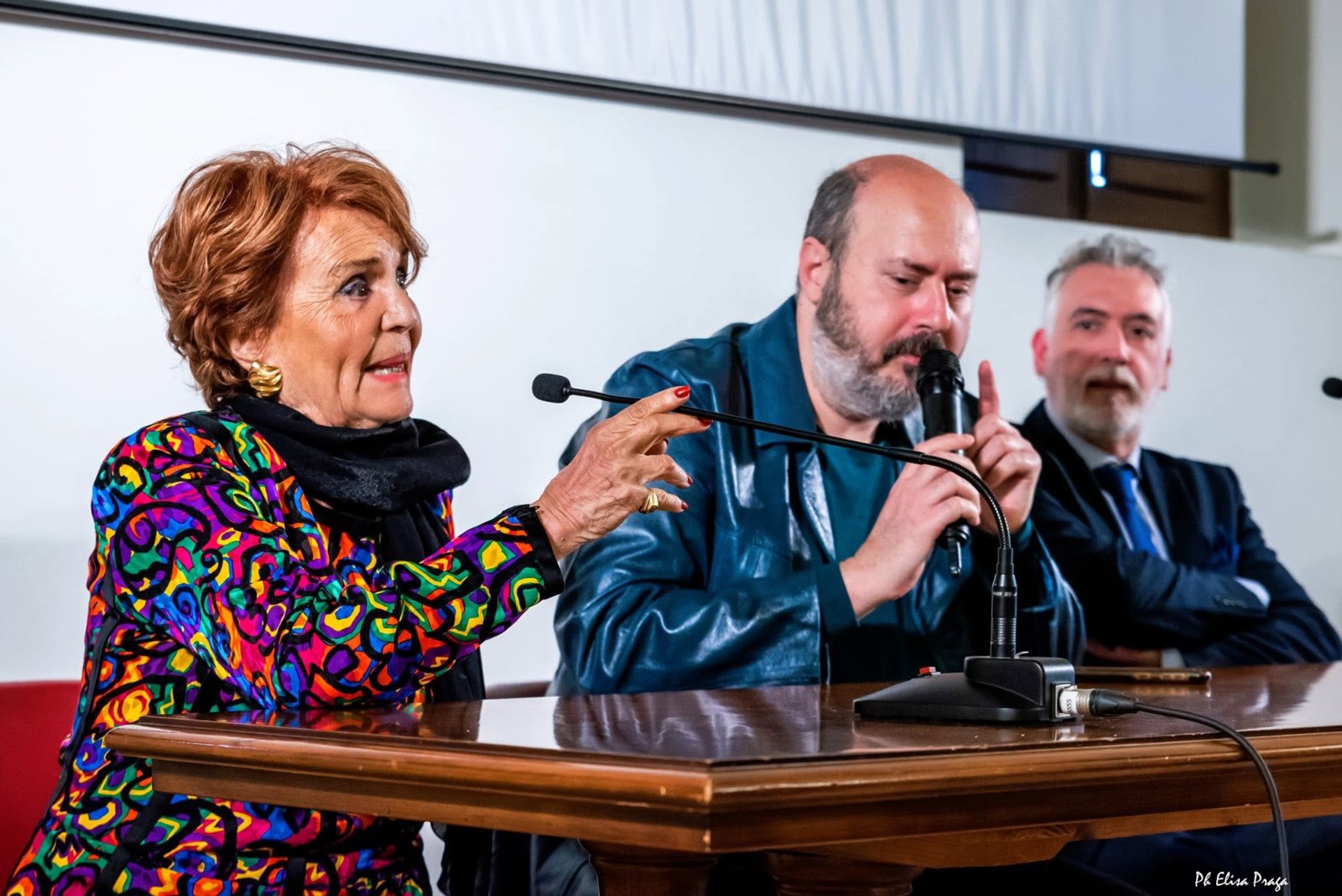 Momento dell’inaugurazione del terzo periodo della Biennale di Senigallia, 26 aprile 2025
